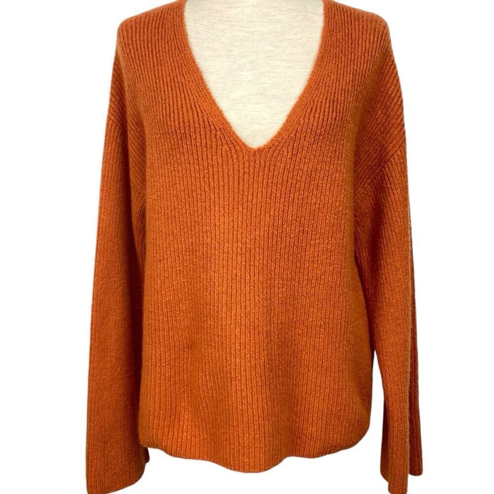 Nwt * Treasure & Bond V-Neck Oversized Ribbed Stitch Sweater In Rust — image 2 of 8